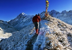 Hanh trinh chinh phuc va khoanh khac an tuong tren day Himalaya hinh anh 9