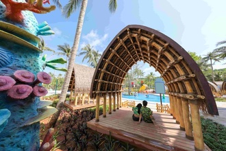 Cong vien nuoc chu de Aquatopia Water Park chinh thuc khai truong hinh anh 6 Bo_me_co_the_nghi_ngoi_ben_nhung_choi_nho_ngam_nhin_con_cai_vui_choi.jpg