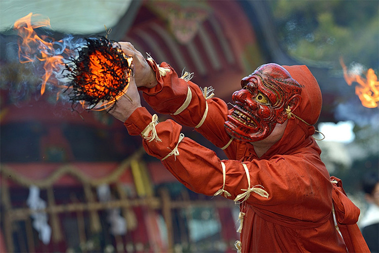 Setsubun còn được gọi là lễ hội ném đậu. Ảnh: Japan Up Close.