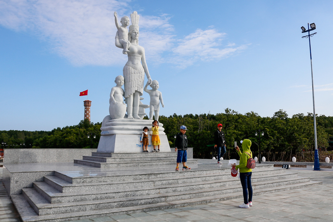 Ngày cận Tết ở Mũi Cà Mau