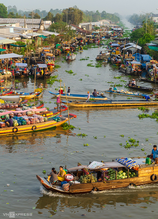 Chợ nổi Ngã Năm ngày giáp Tết