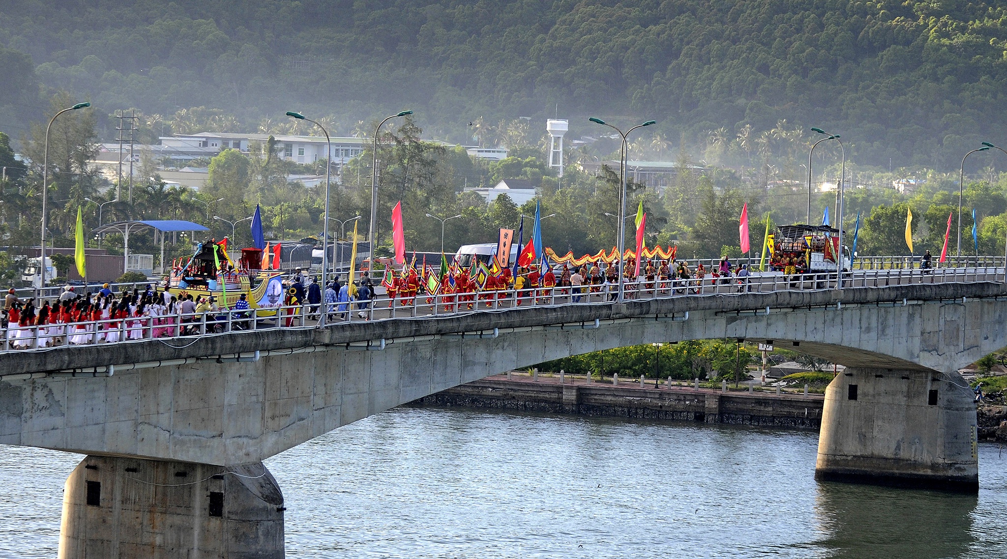 Canh sac dam say o vung dat phia tay nam To quoc hinh anh 24