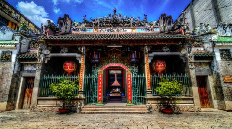 Chẳng cần đi đâu xa, ngay Sài Gòn cũng có những ngôi chùa độc đáo và đặc biệt Chẳng cần đi đâu xa, ngay Sài Gòn cũng có những ngôi chùa độc đáo và đặc biệt