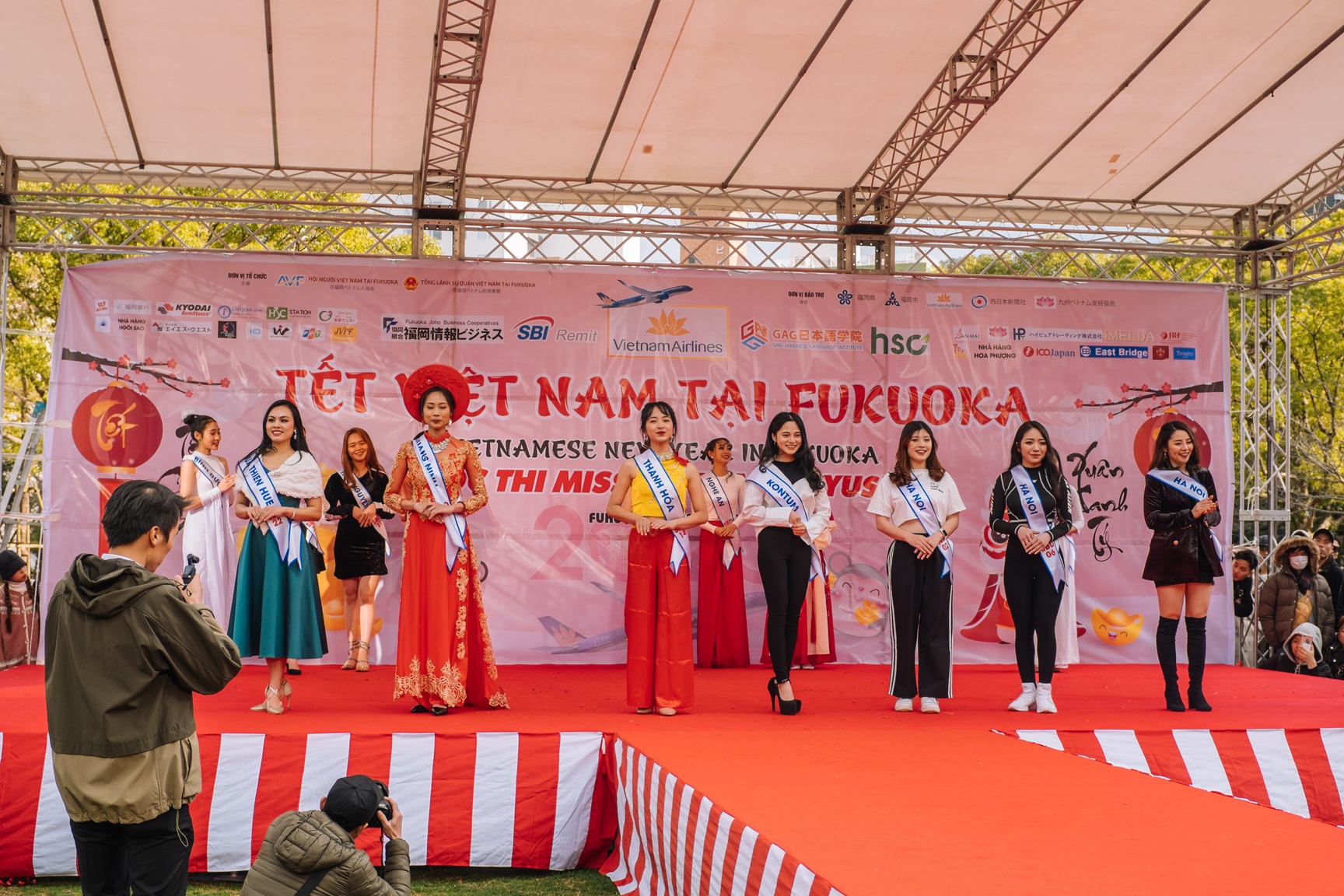 Thanh pho o Nhat Ban ron rang don Tet co truyen Viet Nam hinh anh 17 TetVietLong_73.jpg