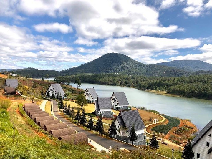 Nhung resort hang sang so huu khung canh tua troi Au o Da Lat hinh anh 7 2_holinhtravel.jpg