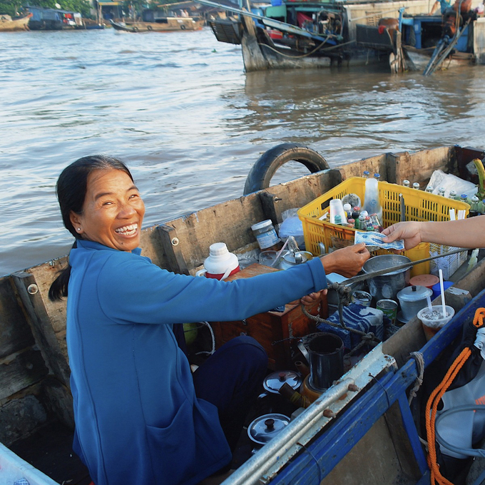 Bữa sáng trên sông