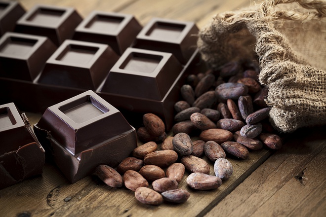 Thanh chocolate đầu tiên ra đời tại quốc gia nào?