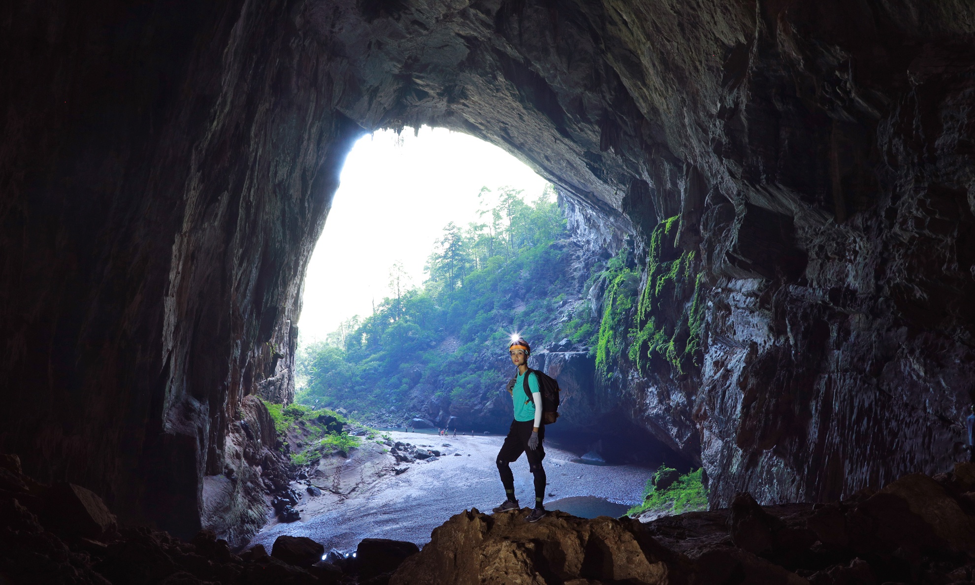 Hanh trinh kham pha Son Doong cua hoa hau H'Hen Nie hinh anh 22 h_hen_nie_4_zing_1_.jpg