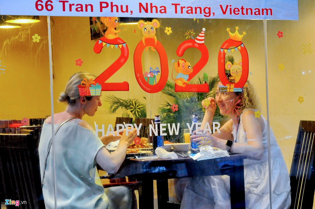 Bien Nha Trang dong khach Tay sau anh huong cua dich Covid-19 hinh anh 9 nha_trang_zing_9_.jpg