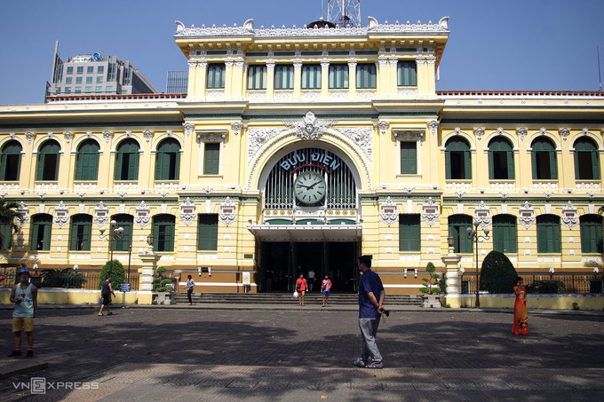 Điểm tham quan thưa khách nước ngoài