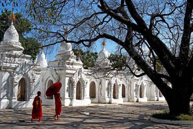 Chua co thap vang dinh hang nghin vien kim cuong, da quy hinh anh 6