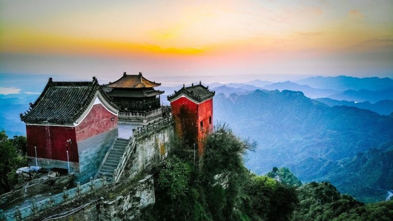 Tiên cảnh danh bất hư truyền trên núi Võ Đang Tiên cảnh danh bất hư truyền trên núi Võ Đang