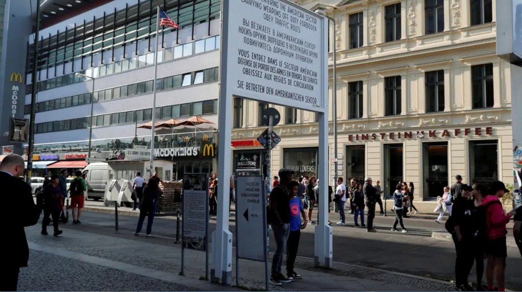 Berlin truoc va trong nhung ngay phong chong dich benh hinh anh 11 5.1.jpg