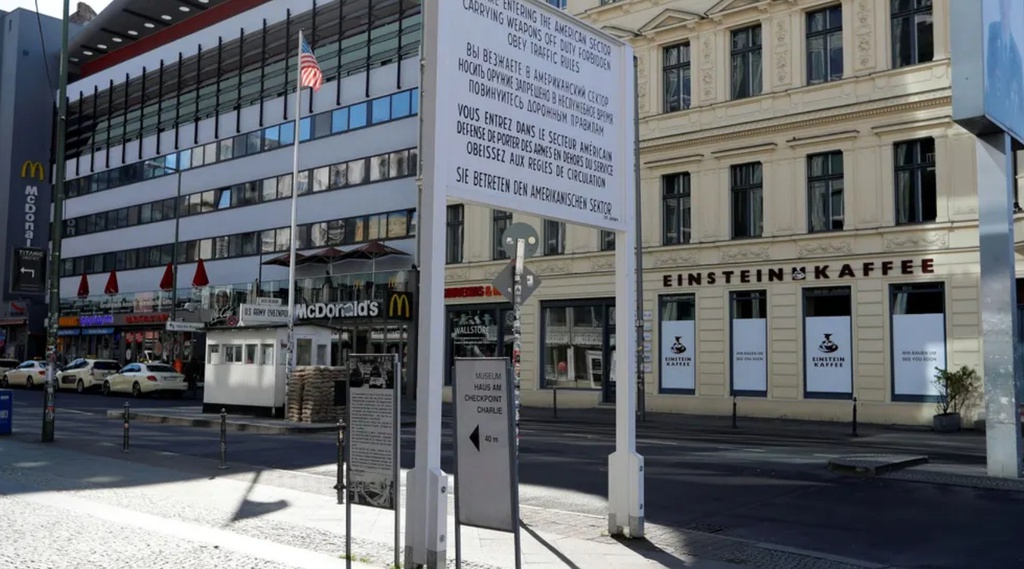Berlin truoc va trong nhung ngay phong chong dich benh hinh anh 12 5.2.jpg