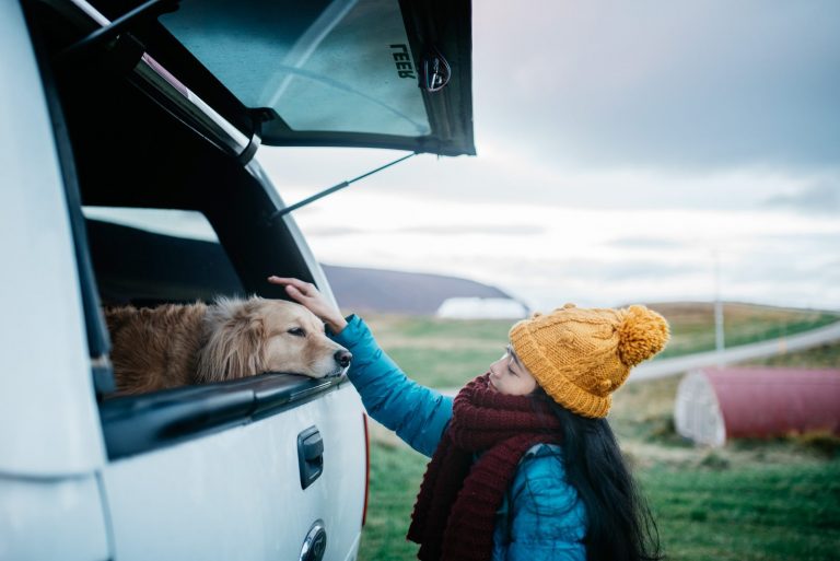 Cô gái Việt và 8 ngày lái xe xuyên màn đêm ở Iceland