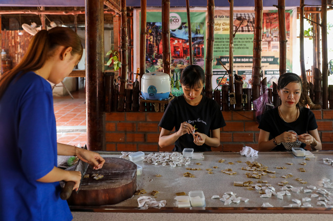 Homestay làm từ 4.000 cây dừa