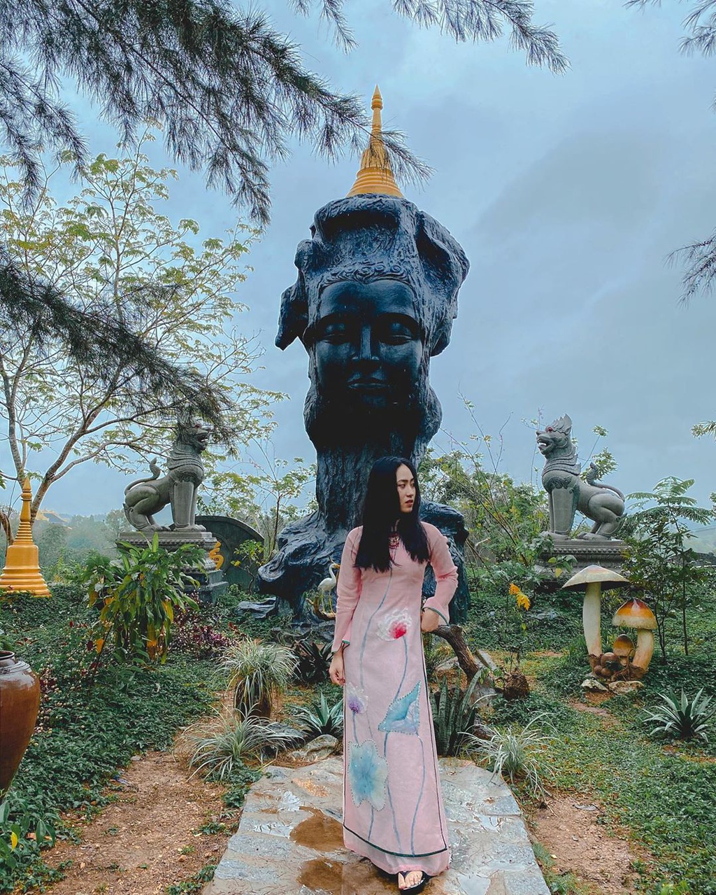 Lac buoc xu chua Vang tai ngoi chua tuyet dep xu Hue hinh anh 11 chua14.jpg
