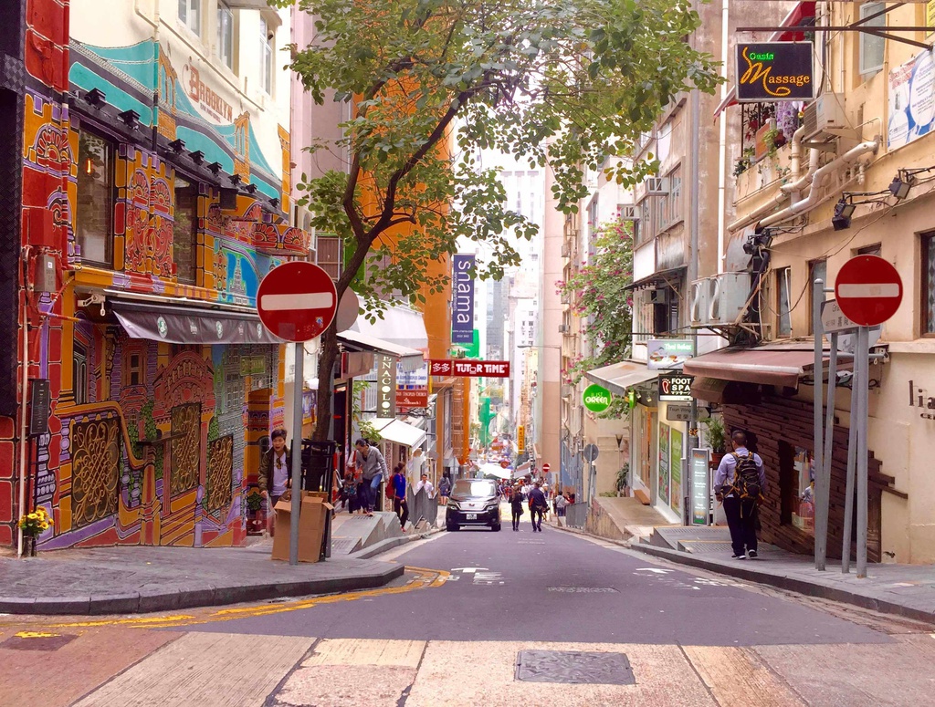 Dich Covid-19 la dau cham het cho khu pho sanh dieu nhat Hong Kong? hinh anh 2 Hong_Kong_Central_Soho_with_restaurants_bars_around_the_world.jpg