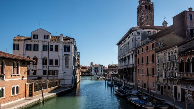 Venice tim lai bau troi xanh, mat nuoc trong vat giua mua dich hinh anh 2 http_cdn.cnn.com_cnnnext_dam_assets_200316111238_venice_italy_0315.jpg