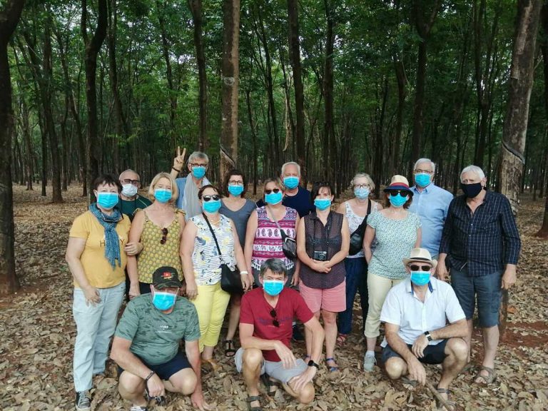 Cấm kỳ thị du khách nước ngoài Cấm kỳ thị du khách nước ngoài