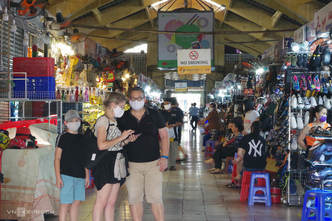 Vắng bóng du khách