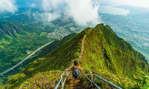 Nấc thang lên thiên đường ở Hawaii