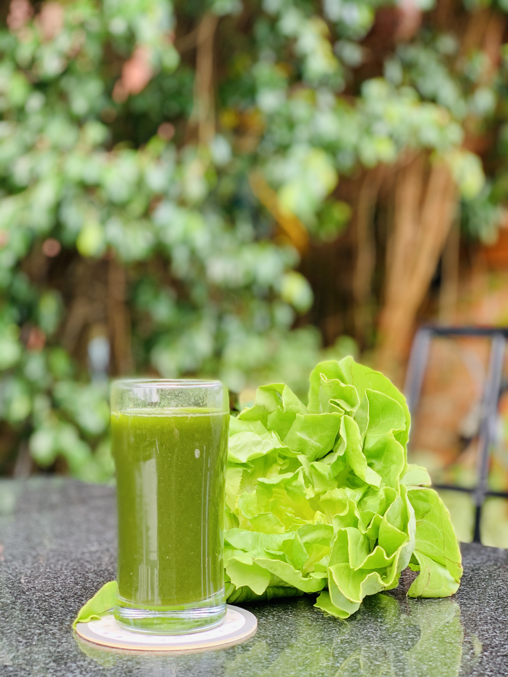 Nước ép rau xanh - một trong những món thức uống tăng cường vitamin và khoáng chất, cho cơ thể tràn đầy năng lượng.