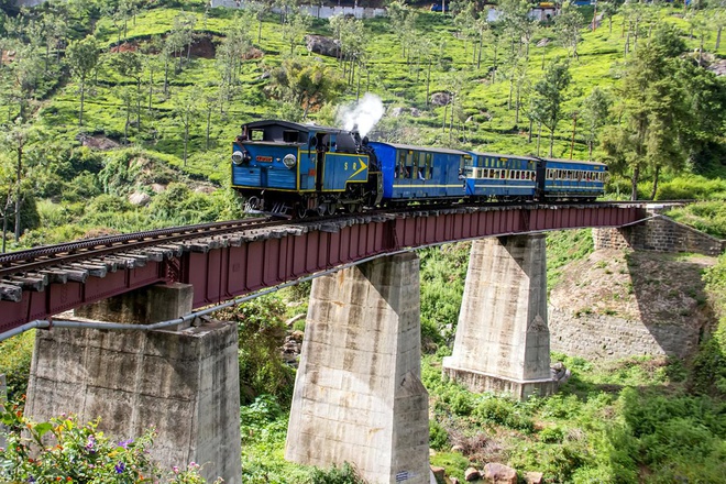 Duong sat tram nam tuoi van vuot qua doi nui cao o An Do hinh anh 4