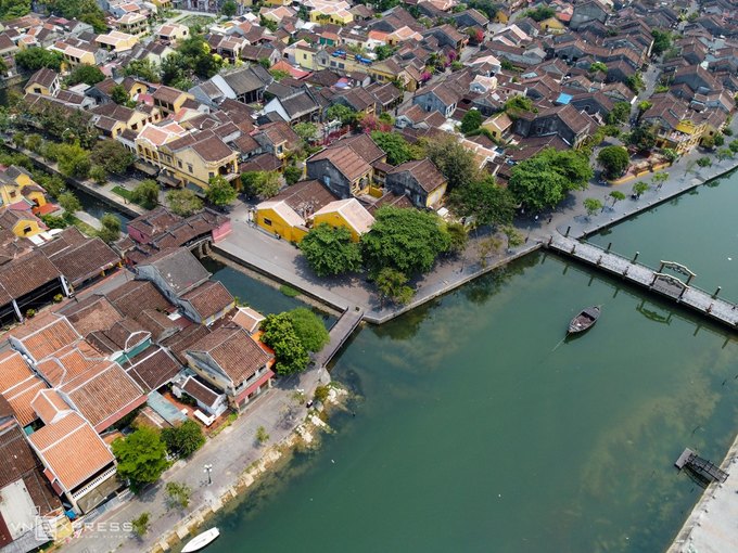Phố Hội yên vắng