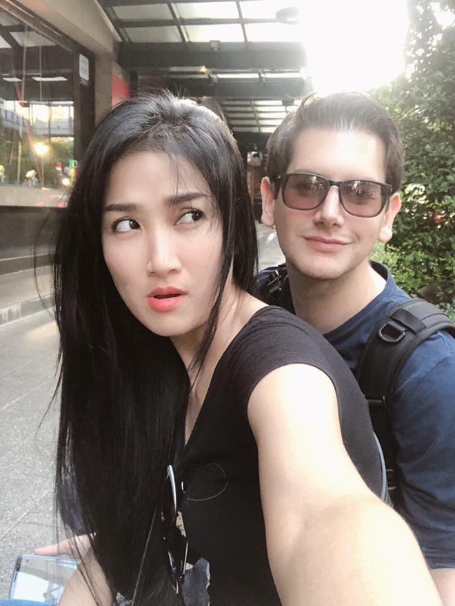 Moi tinh gan mot thap ky cua dien vien Quynh Lam va ban trai nguoi Anh hinh anh 11 42803100_2051148641573064_5179699785535324160_n.jpg