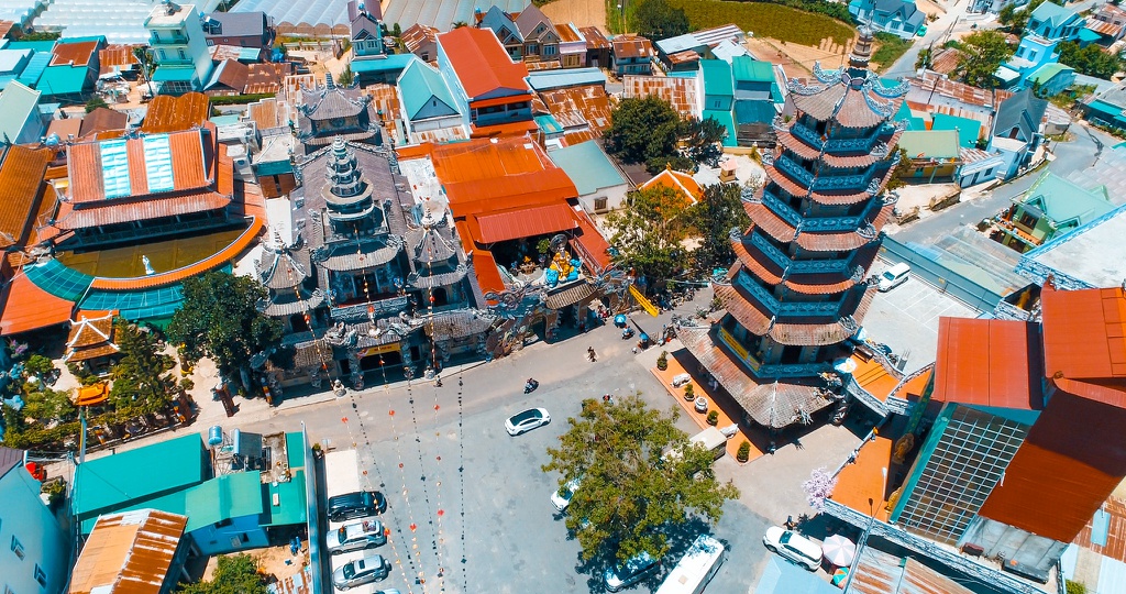 Cac diem du lich Da Lat khac la khi nhin tu tren cao hinh anh 3 49804763488_77ffa20a66_k.jpg