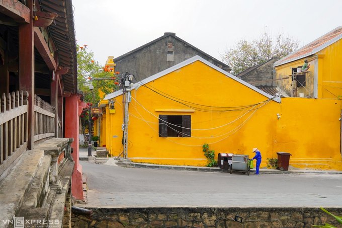 Phố Hội yên vắng