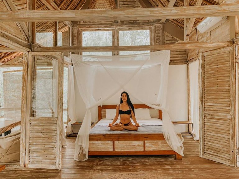 Cô gái truyền cảm hứng tập yoga qua những chuyến xê dịch