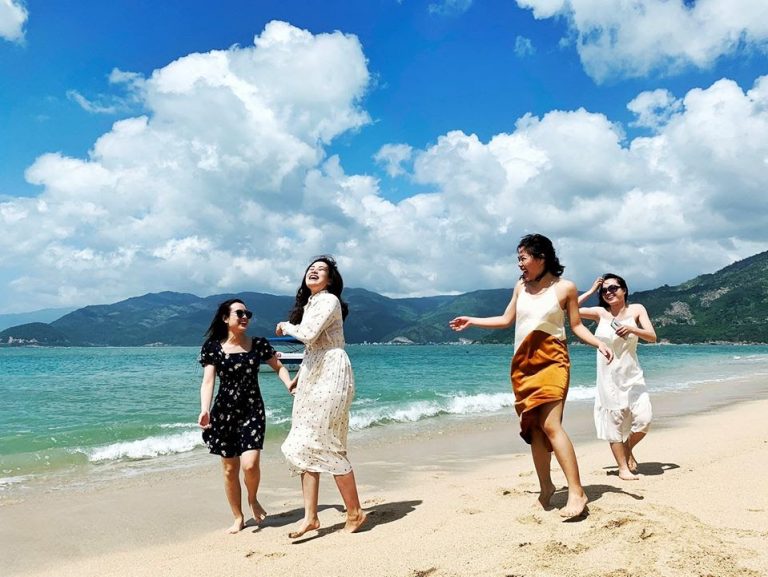 Bạn thân ơi, còn thân nhau thì du lịch Phú Yên làm bộ ảnh nào Bạn thân ơi, còn thân nhau thì du lịch Phú Yên làm bộ ảnh nào