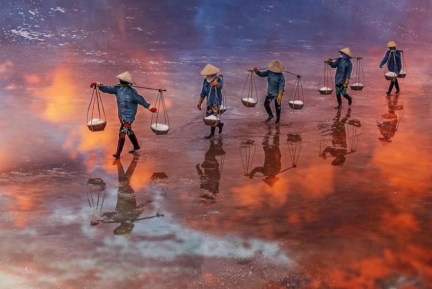 Loat canh dep Viet Nam vao top 50 anh song nuoc an tuong nhat the gioi hinh anh 5 Sunset_on_the_salt_field_of_Ninh_Diem_Khanh_Hoa_Vietnam_by_tuanngocphoto_Vietnam_5e8608b6baf1b_880.jpg