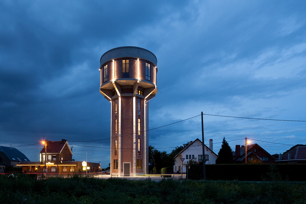 10 ngoi nha so huu kien truc la tren the gioi hinh anh 6 water_tower_conversion_1.jpg