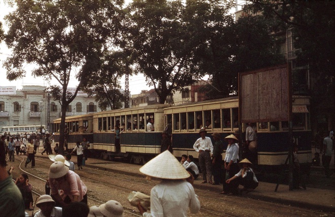 Tau dien Ha Noi - ky uc vang bong mot thoi hinh anh 7