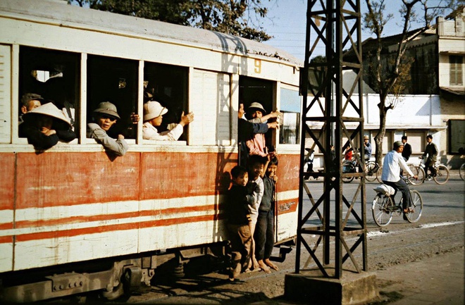 Tau dien Ha Noi - ky uc vang bong mot thoi hinh anh 4