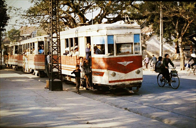 Tau dien Ha Noi - ky uc vang bong mot thoi hinh anh 6