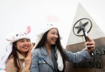 Nơi ùn tắc, chỗ thưa người ở các điểm du lịch dịp nghỉ lễ Noi un tac, cho thua nguoi o cac diem du lich dip nghi le hinh anh 1 9_fanxipan_30_4_zing14.jpg