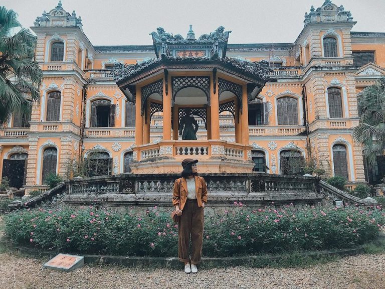 Cung điện giữa lòng xứ Huế hút giới trẻ check-in Cung điện giữa lòng xứ Huế hút giới trẻ check-in