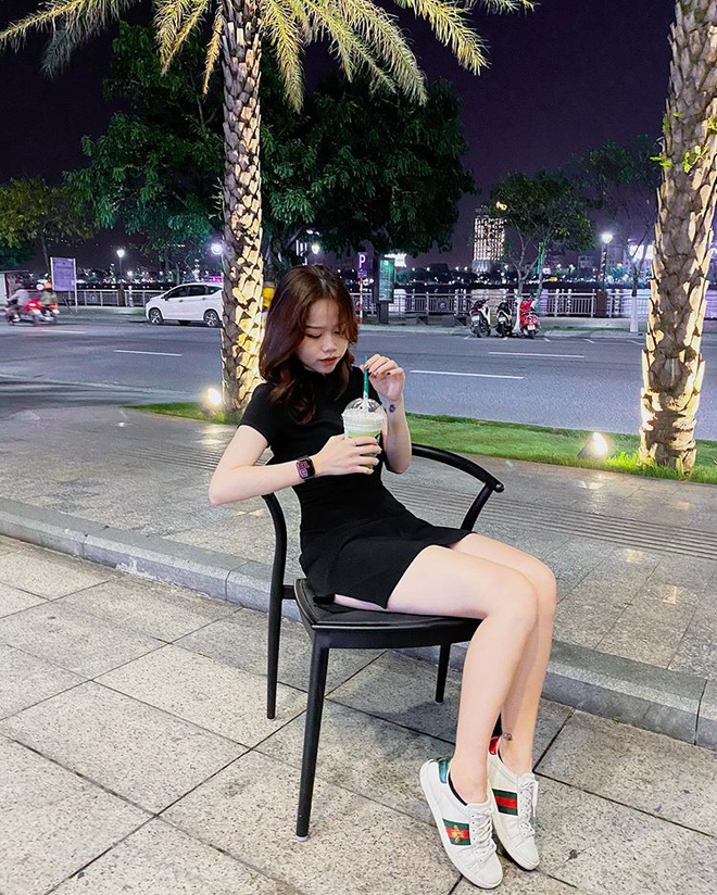 Ban gai Quang Hai chuong khoe eo thon, dung do hang hieu hinh anh 5 hai_8.jpg