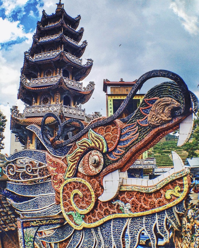 Tháp chuông cao nhất Việt Nam hút khách check-in ở đâu?