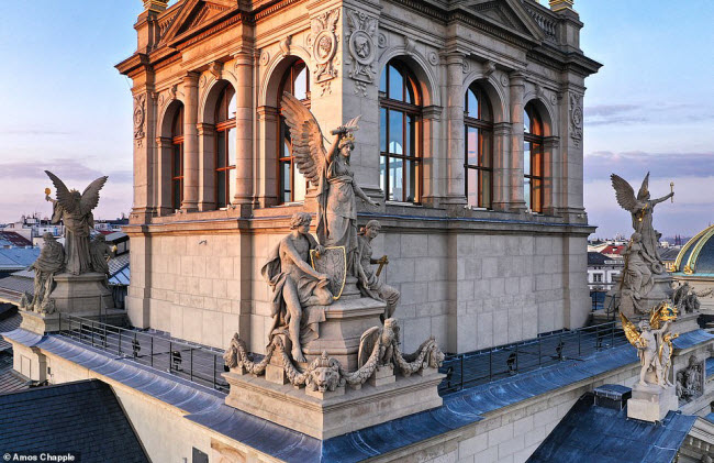 Những bức tượng bí ẩn ở thủ đô của Cộng hòa Czech - 10