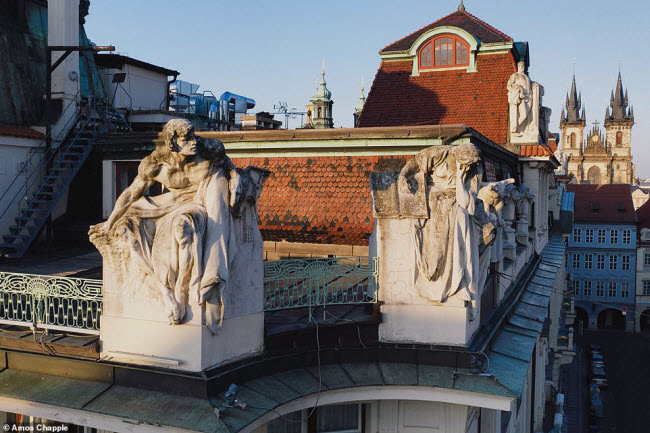 Những bức tượng bí ẩn ở thủ đô của Cộng hòa Czech - 14