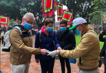 Du khách không được chia sẻ, đưa tin trên mạng xã hội về dịch tại cơ sở dịch vụ du lịch Du khách không được chia sẻ, đưa tin trên mạng xã hội về dịch tại cơ sở dịch vụ du lịch - Ảnh 1.