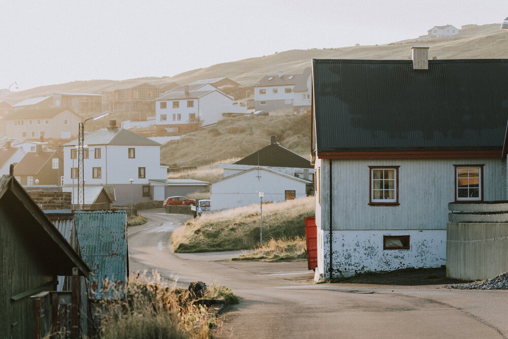 Cuoc song giau co o hon dao quanh nam mua bao hinh anh 5 Tu_Nguyen_Wedding_Faroe_Islands_Elopement_19.jpg