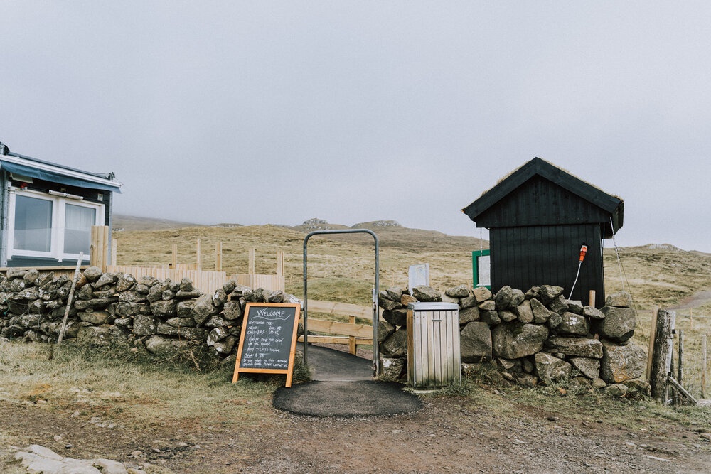 Cuoc song giau co o hon dao quanh nam mua bao hinh anh 6 Tu_Nguyen_Wedding_Faroe_Islands_Elopement_57.jpg