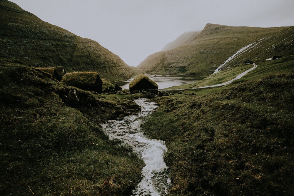 Cuoc song giau co o hon dao quanh nam mua bao hinh anh 22 Tu_Nguyen_Wedding_Faroe_Islands_Elopement_8.jpg