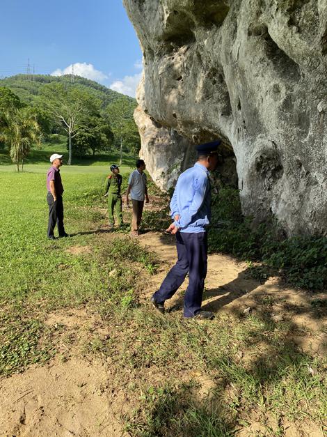 Hang nhà báo - Nơi in dấu di tích cách mạng năm xưa - 2